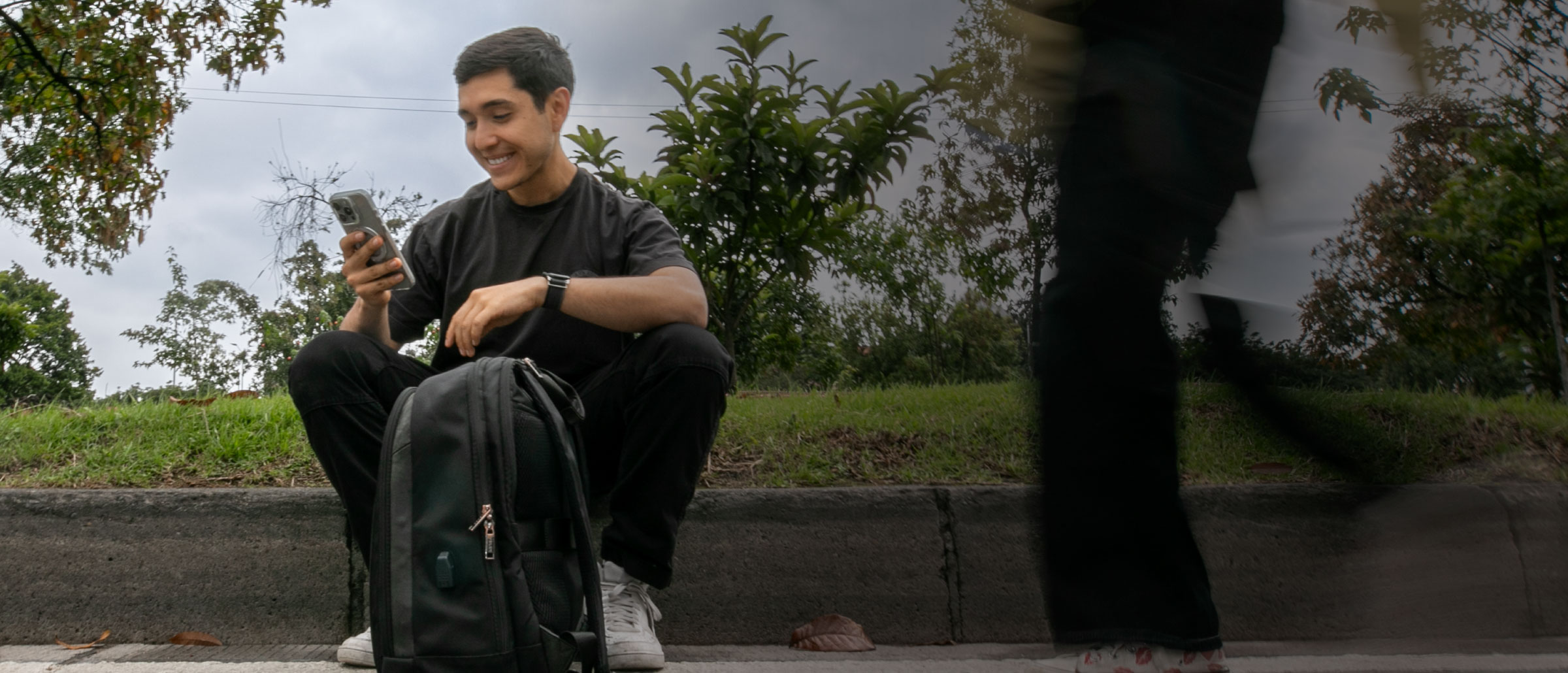 Grupo de jóvenes participando